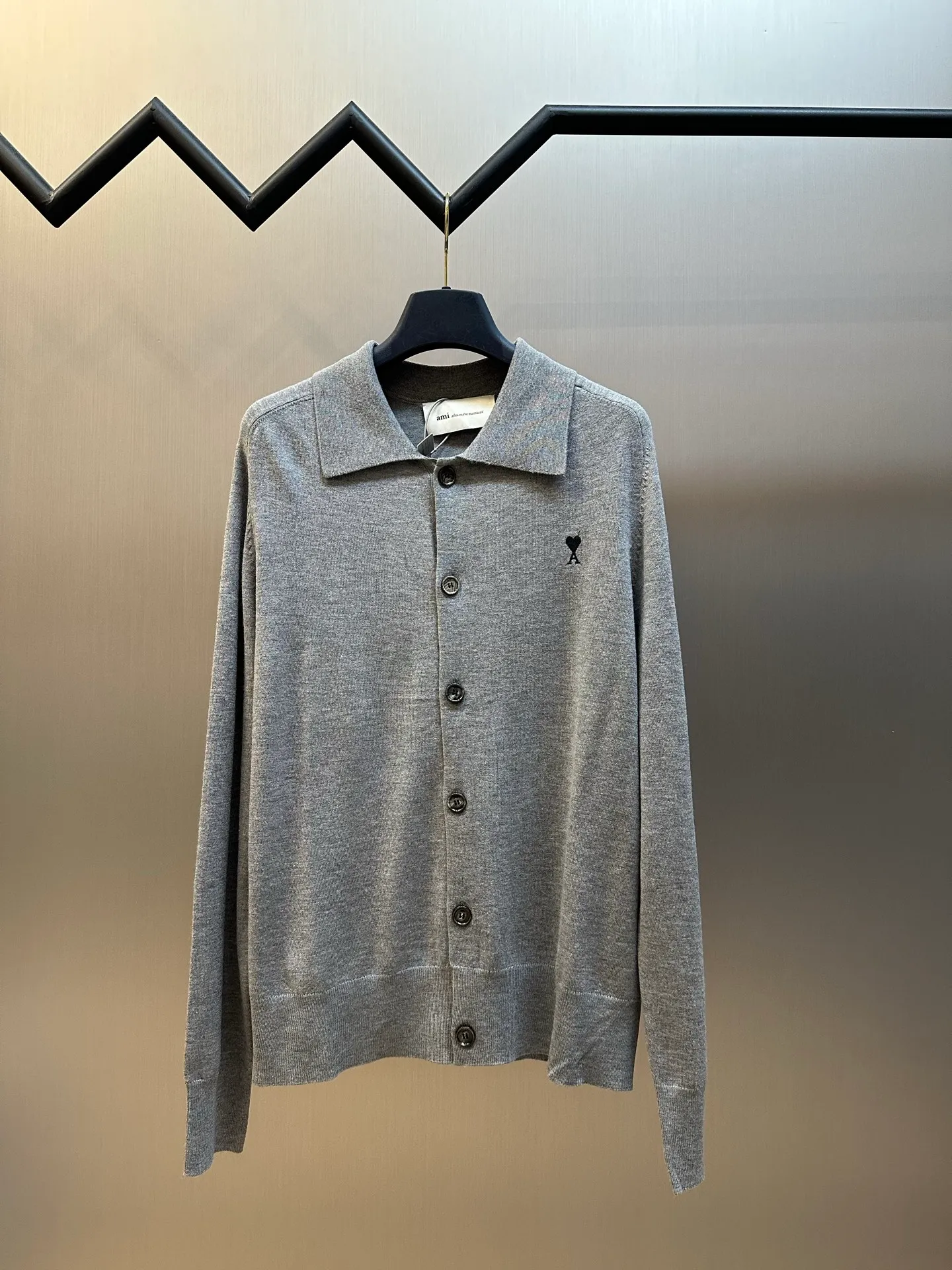 Ami Paris wool ADC embroidered knitted cardigan, fine merino wool yarn, using loom imported from Germany (14 needles), imported embroidery, wool enzyme washing size: s m l xl ⚠️Hand washing is recommended (this product is woven from wool and is not easy to machine wash)